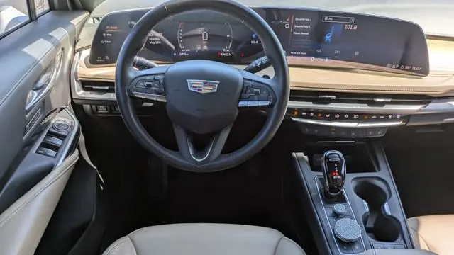 2024 Cadillac XT4 Premium Luxury