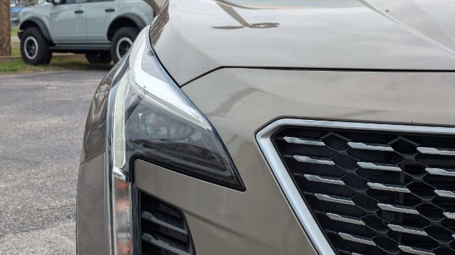 2020 Cadillac XT4 Premium Luxury