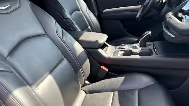 2020 Cadillac XT4 Premium Luxury