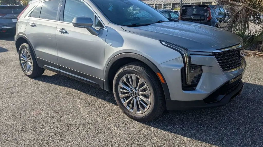2024 Cadillac XT4 Premium Luxury
