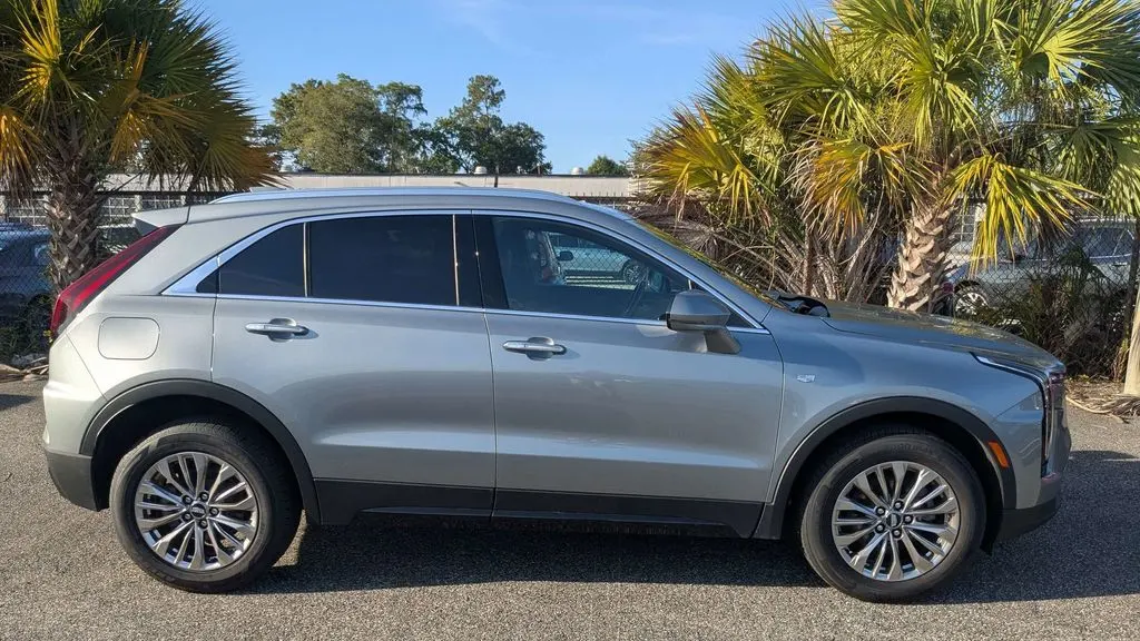 2024 Cadillac XT4 Premium Luxury
