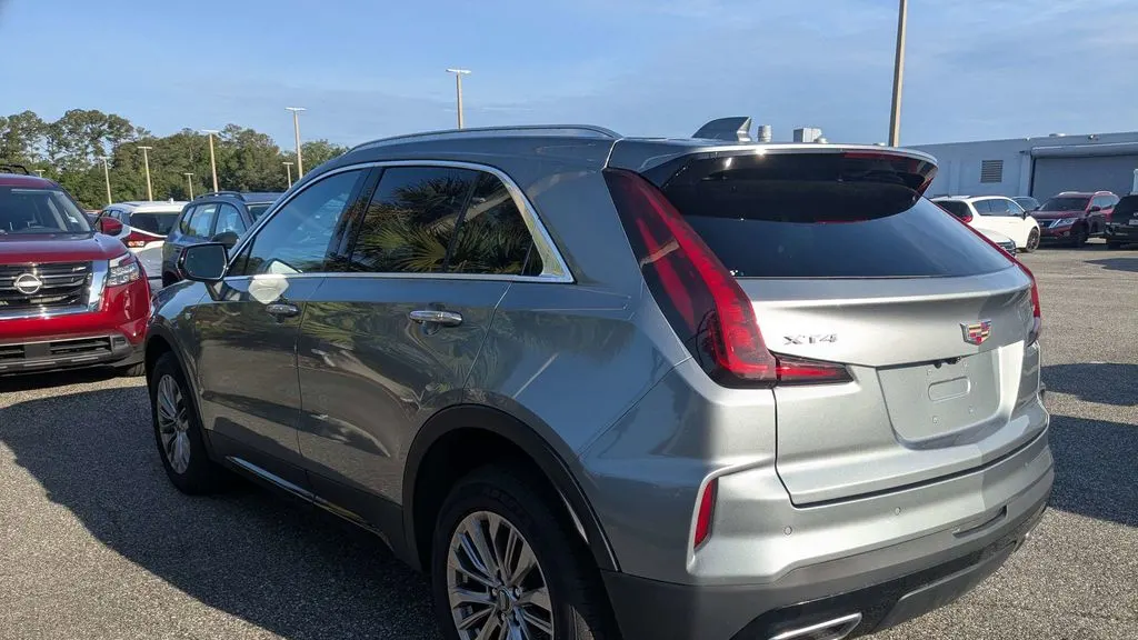 2024 Cadillac XT4 Premium Luxury