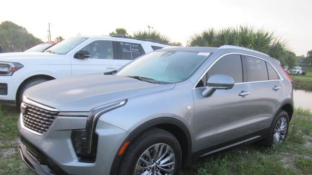 2025 Cadillac XT4 Premium Luxury