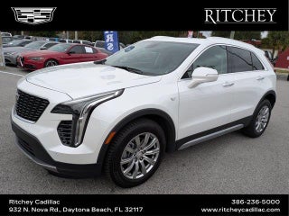2021 Cadillac XT4 with Crystal White Tricoat Exterior