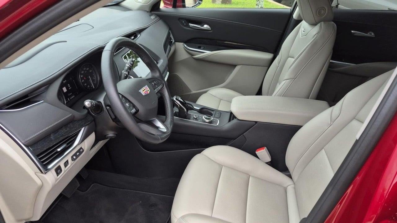 2021 Cadillac XT4 Premium Luxury