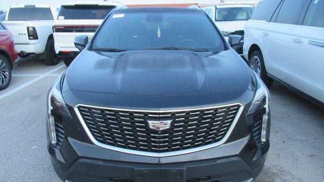 2022 Cadillac XT4 Premium Luxury