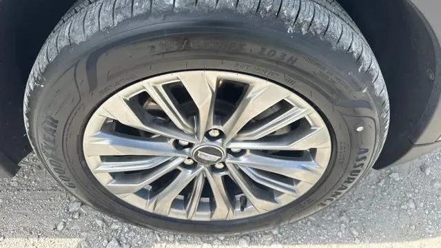 2025 Cadillac XT4 Premium Luxury