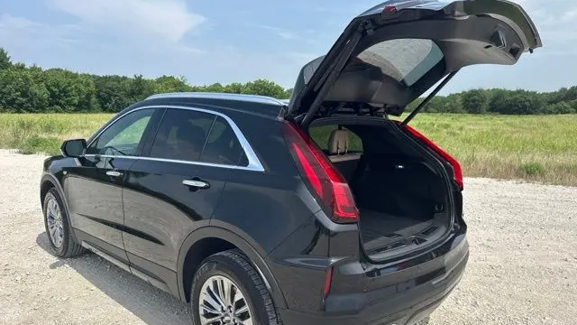 2025 Cadillac XT4 Premium Luxury