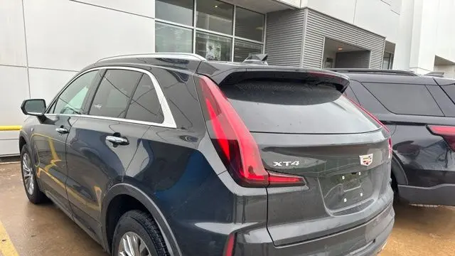 2025 Cadillac XT4 Premium Luxury