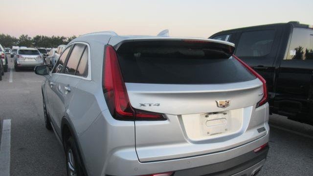 2022 Cadillac XT4 Premium Luxury