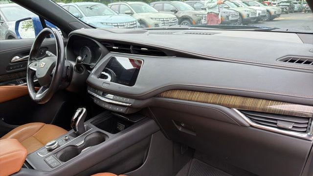 2021 Cadillac XT4 Premium Luxury