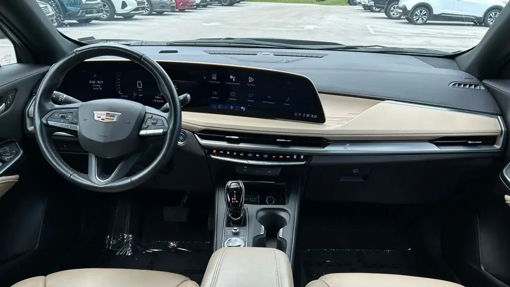 2025 Cadillac XT4 Premium Luxury
