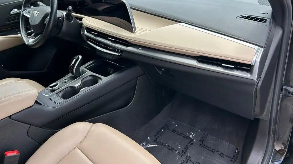 2025 Cadillac XT4 Premium Luxury