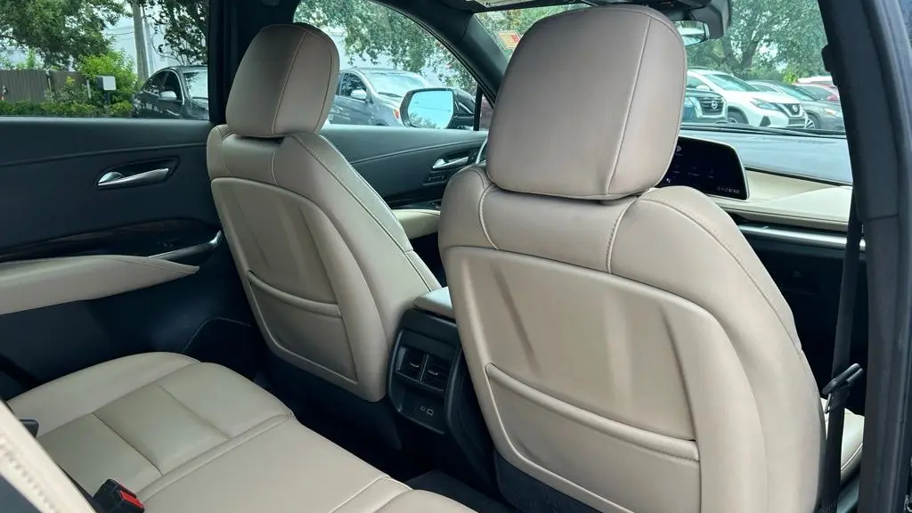 2025 Cadillac XT4 Premium Luxury