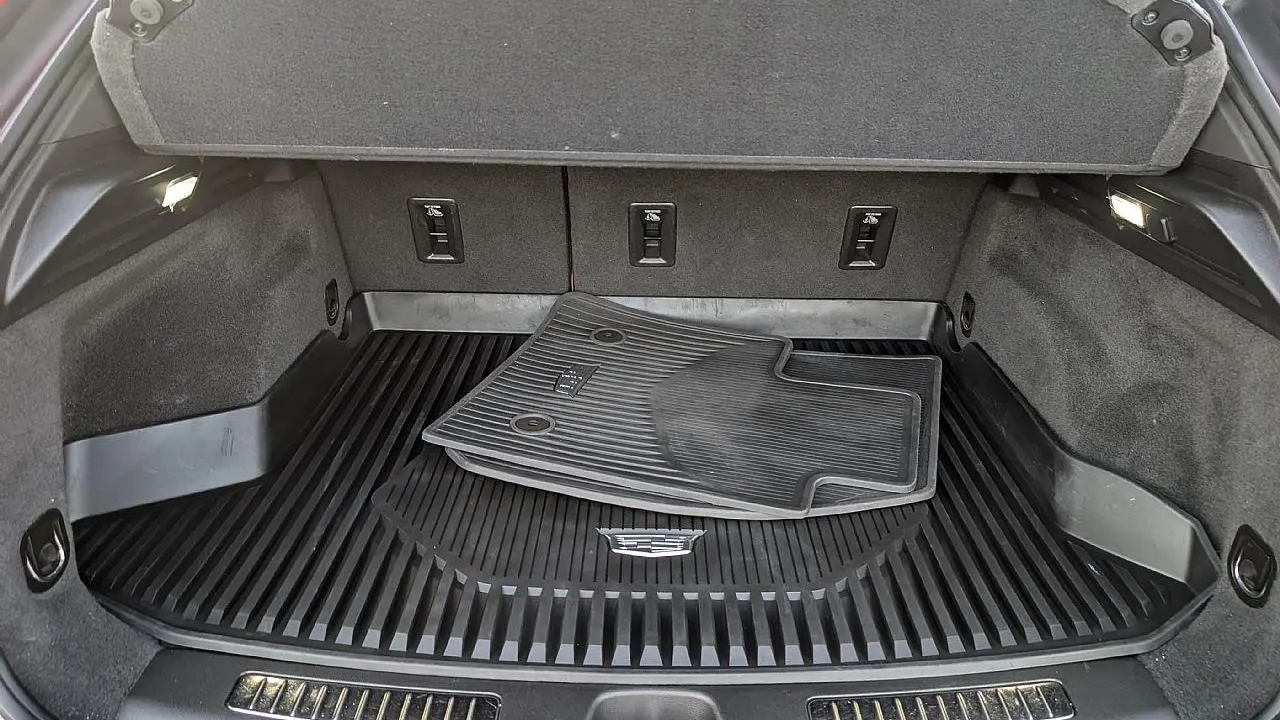 2019 Cadillac XT4 Premium Luxury