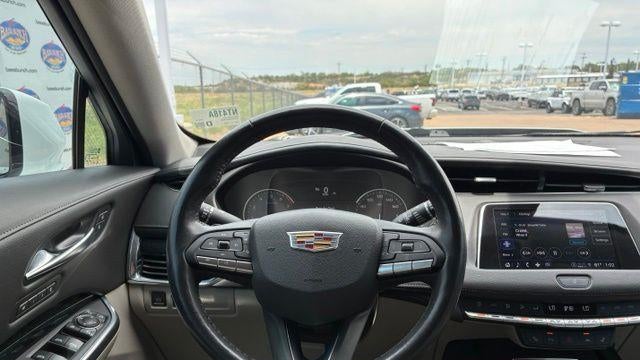2023 Cadillac XT4 Premium Luxury
