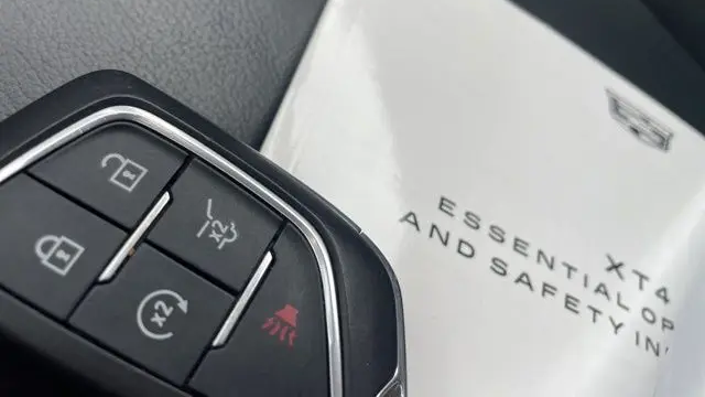 2025 Cadillac XT4 Premium Luxury