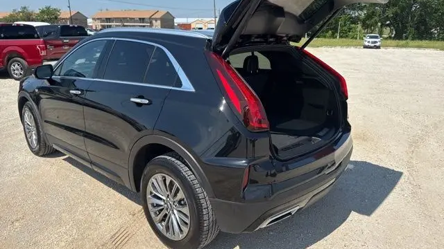 2025 Cadillac XT4 Premium Luxury