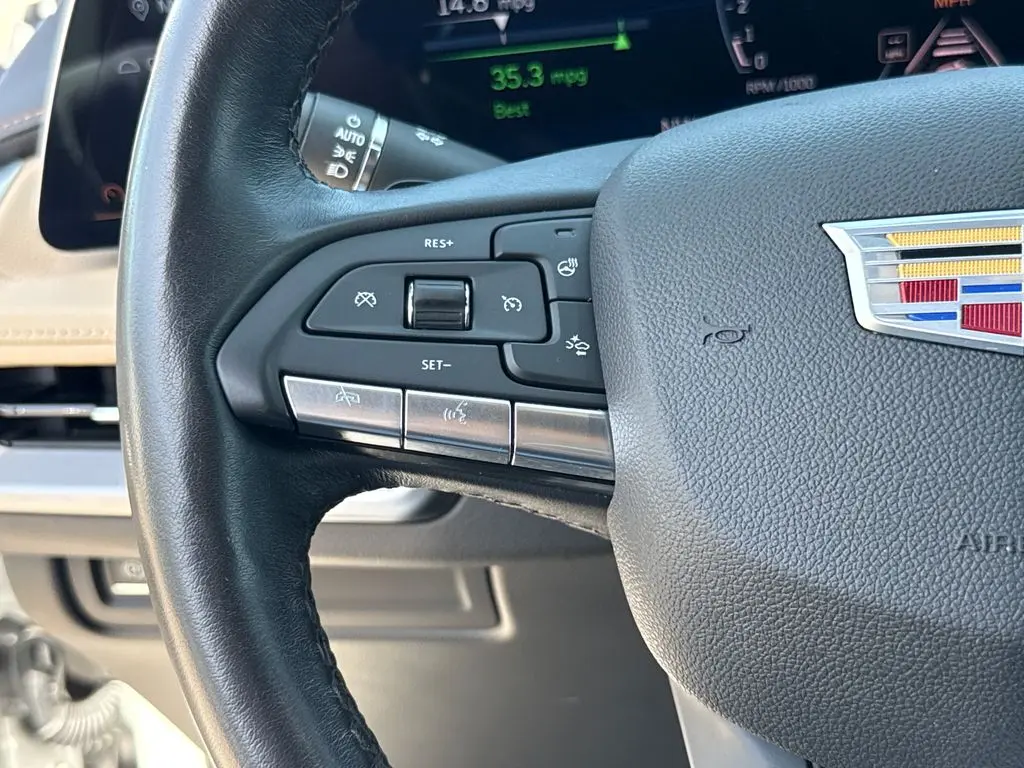 2025 Cadillac XT4 - $29,900