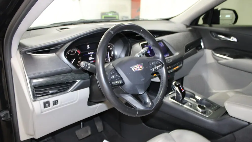 2020 Cadillac XT4 Premium Luxury