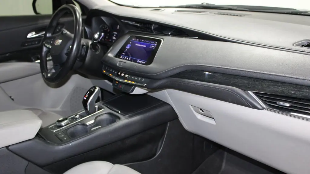 2020 Cadillac XT4 Premium Luxury