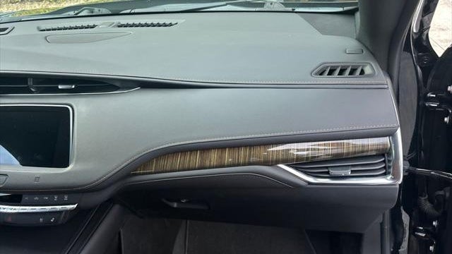 2021 Cadillac XT4 Premium Luxury