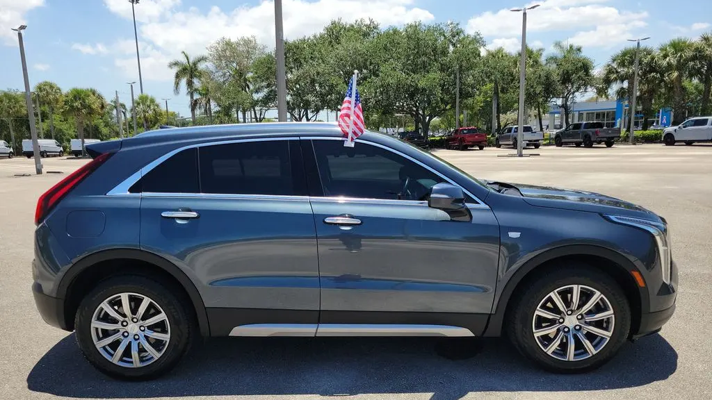 2021 Cadillac XT4 Premium Luxury