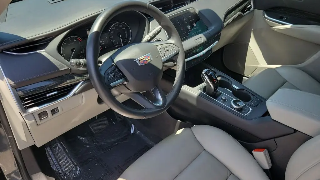 2021 Cadillac XT4 Premium Luxury