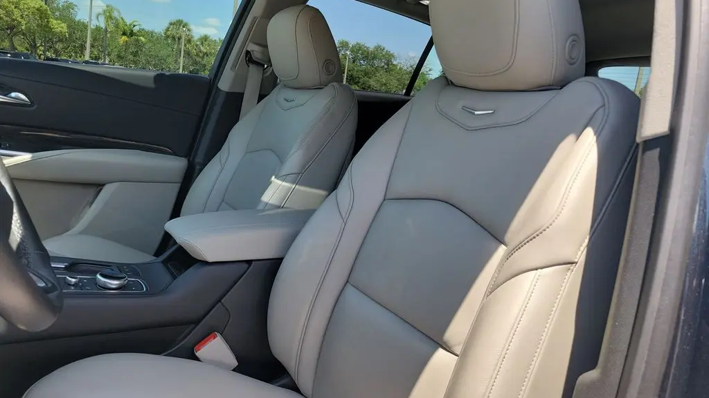 2021 Cadillac XT4 Premium Luxury