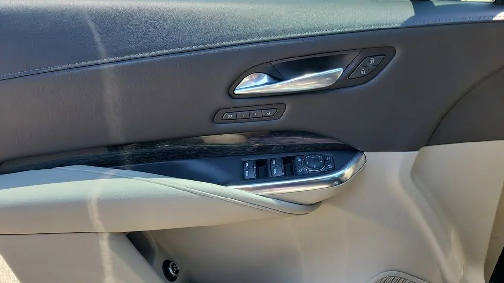 2021 Cadillac XT4 Premium Luxury