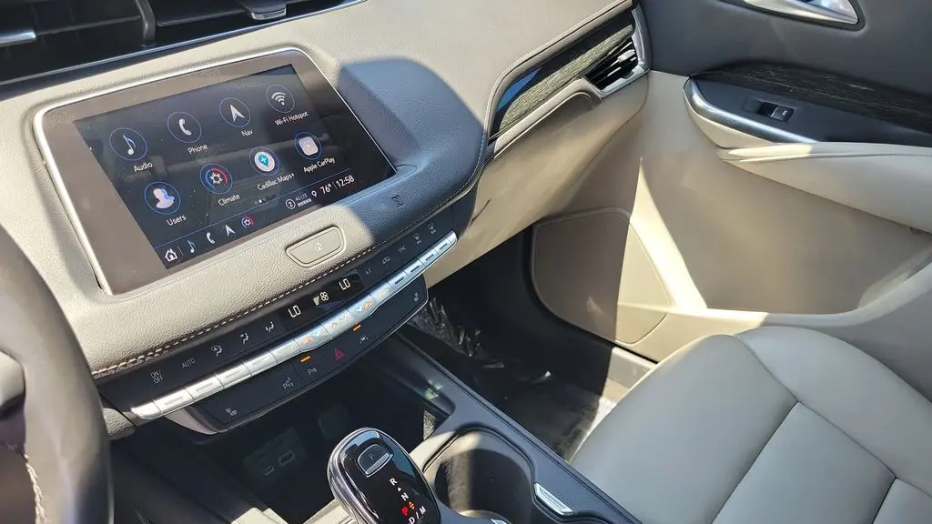 2021 Cadillac XT4 Premium Luxury