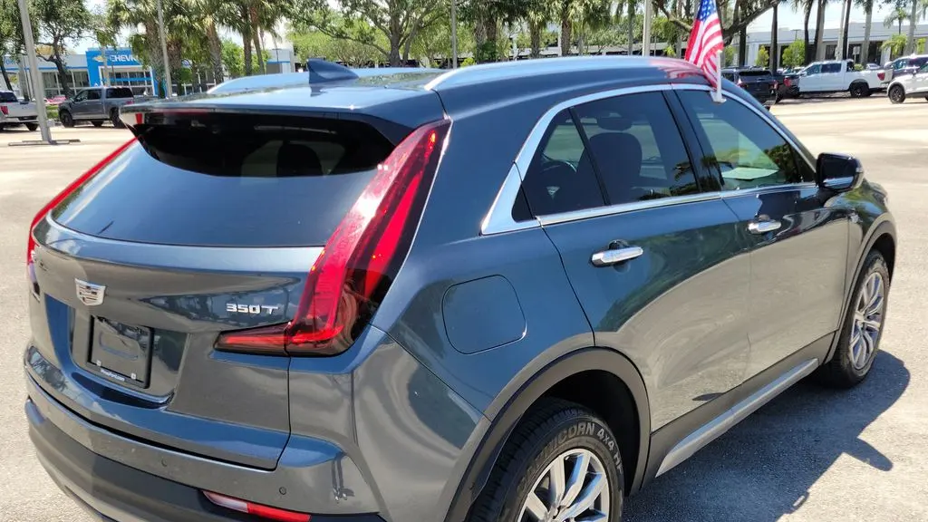 2021 Cadillac XT4 Premium Luxury