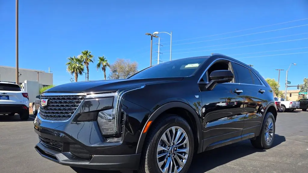 2024 Cadillac XT4 Premium Luxury