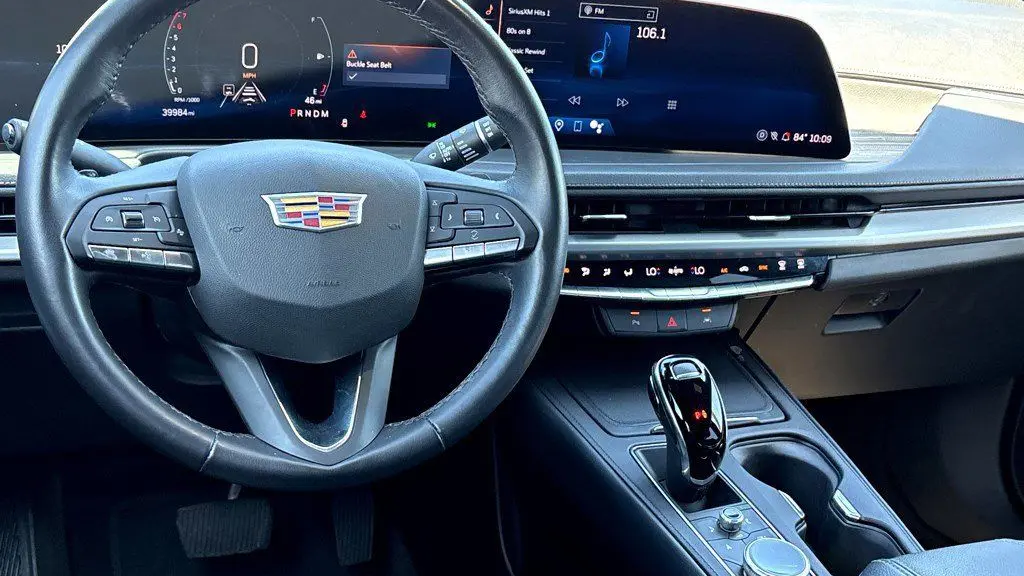 2025 Cadillac XT4 Premium Luxury