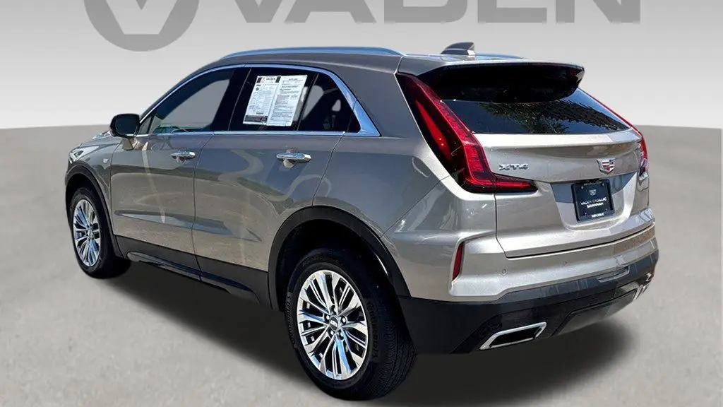 2025 Cadillac XT4 Premium Luxury