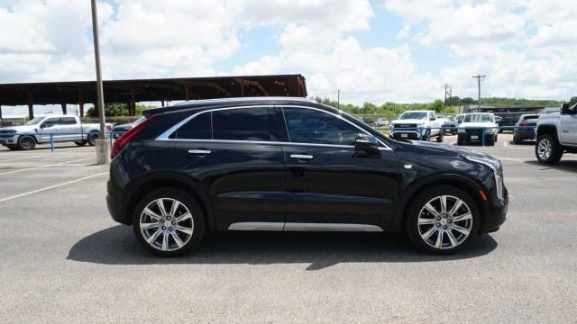 2022 Cadillac XT4 Premium Luxury