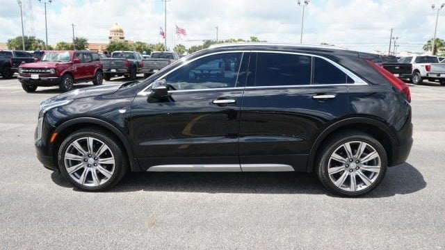 2022 Cadillac XT4 Premium Luxury