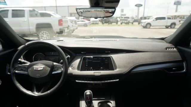 2022 Cadillac XT4 Premium Luxury