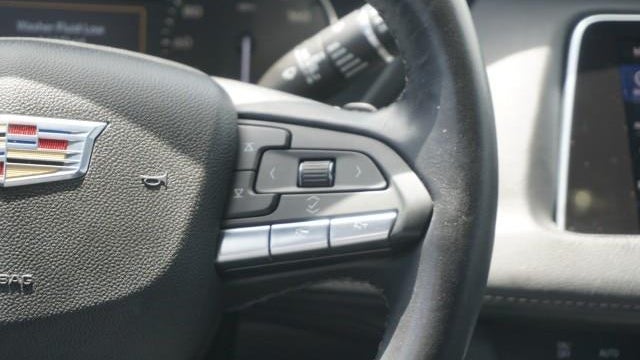 2022 Cadillac XT4 Premium Luxury