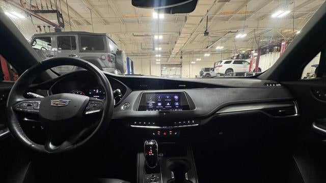 2023 Cadillac XT4 Premium Luxury