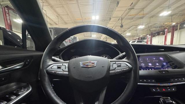 2023 Cadillac XT4 Premium Luxury
