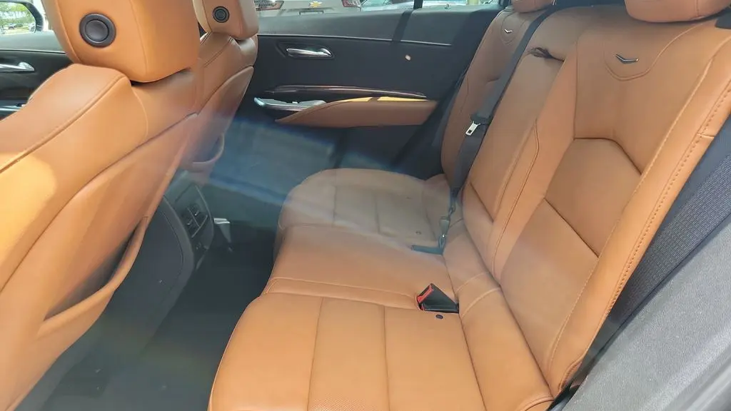 2021 Cadillac XT4 Premium Luxury