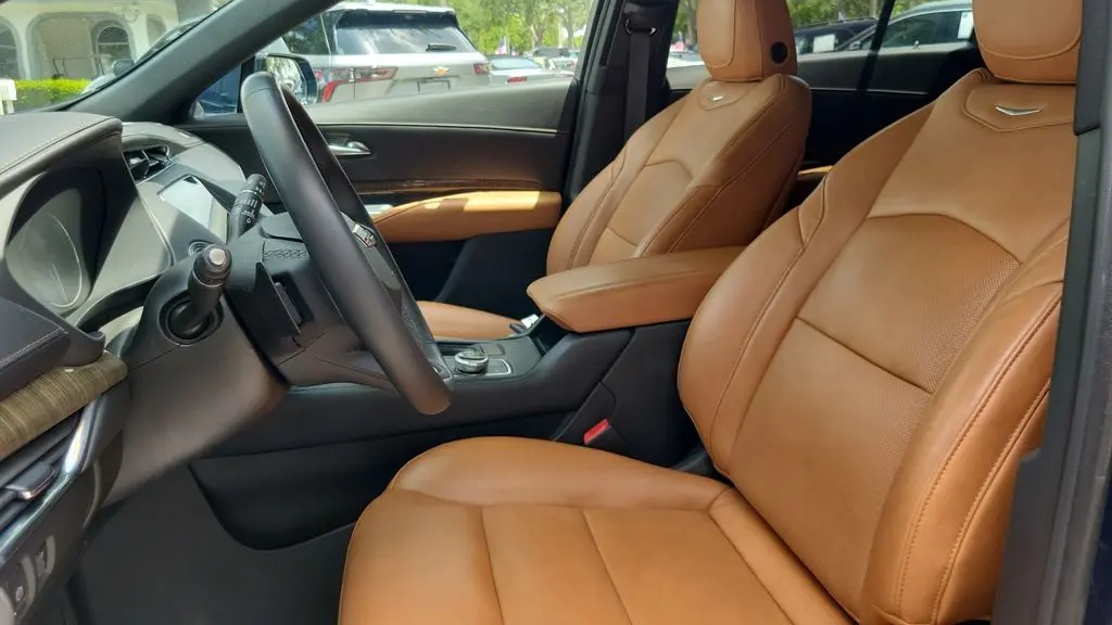 2021 Cadillac XT4 Premium Luxury