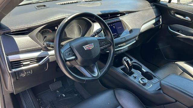 2022 Cadillac XT4 Premium Luxury