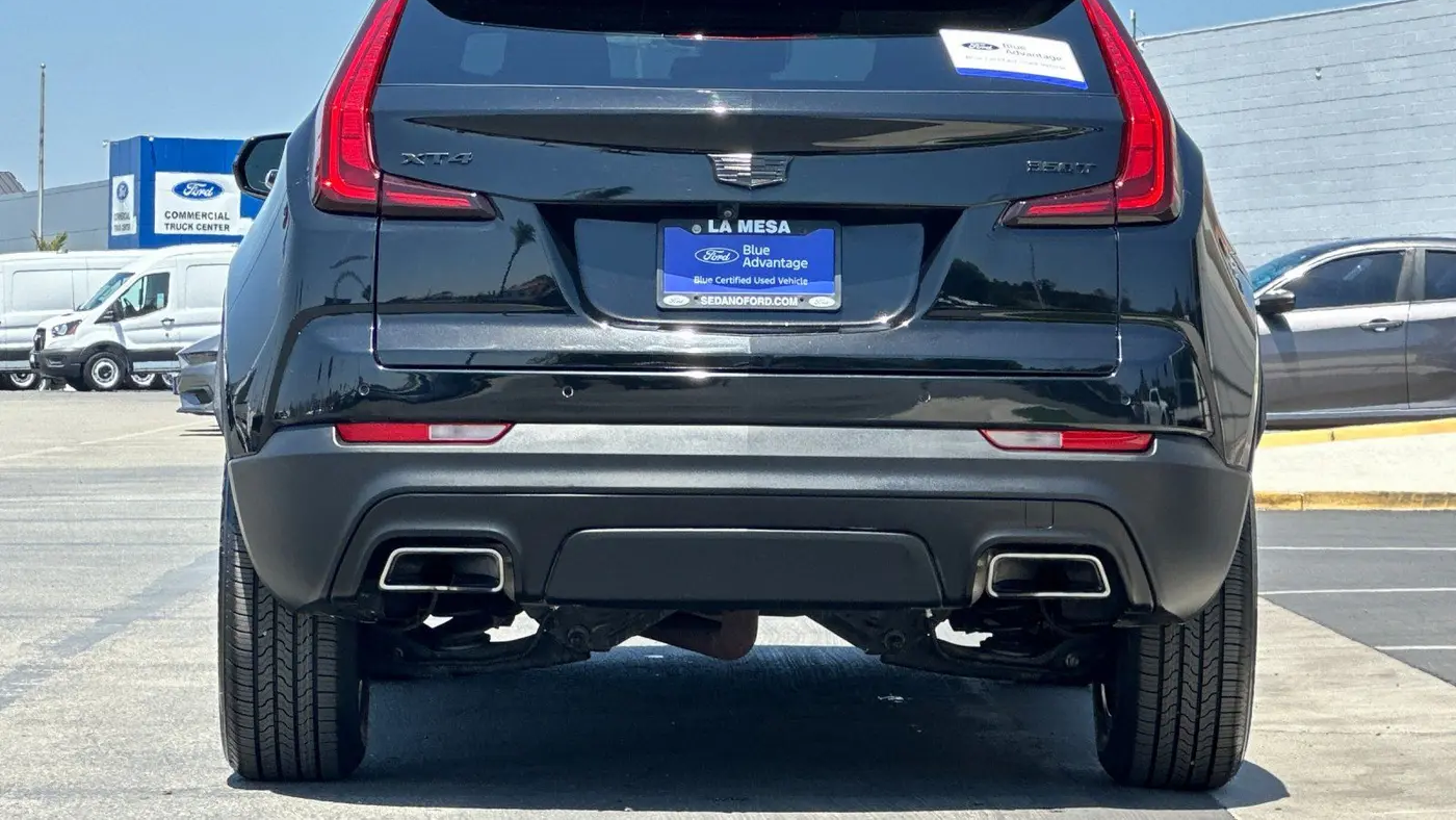 2023 Cadillac XT4 Premium Luxury