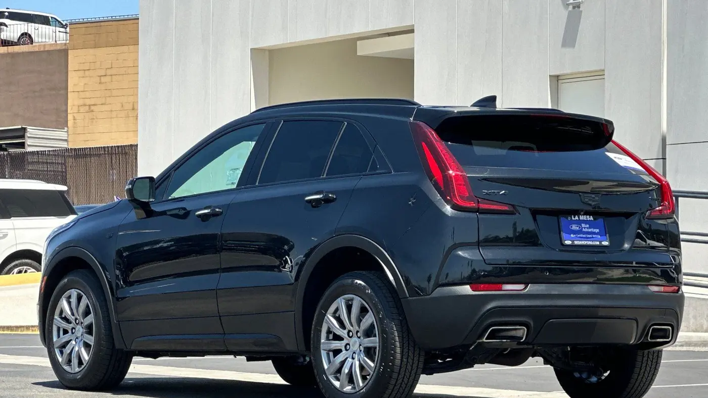2023 Cadillac XT4 Premium Luxury