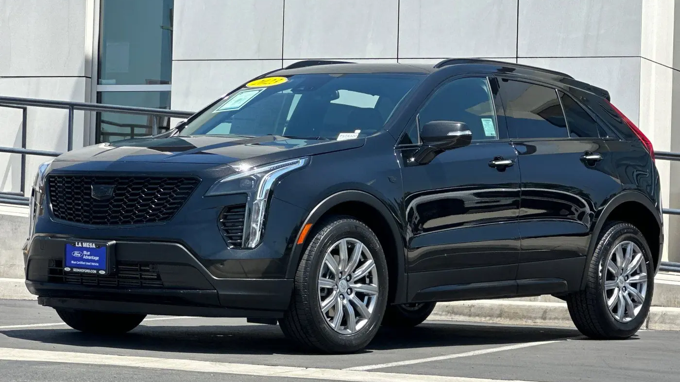 2023 Cadillac XT4 Premium Luxury