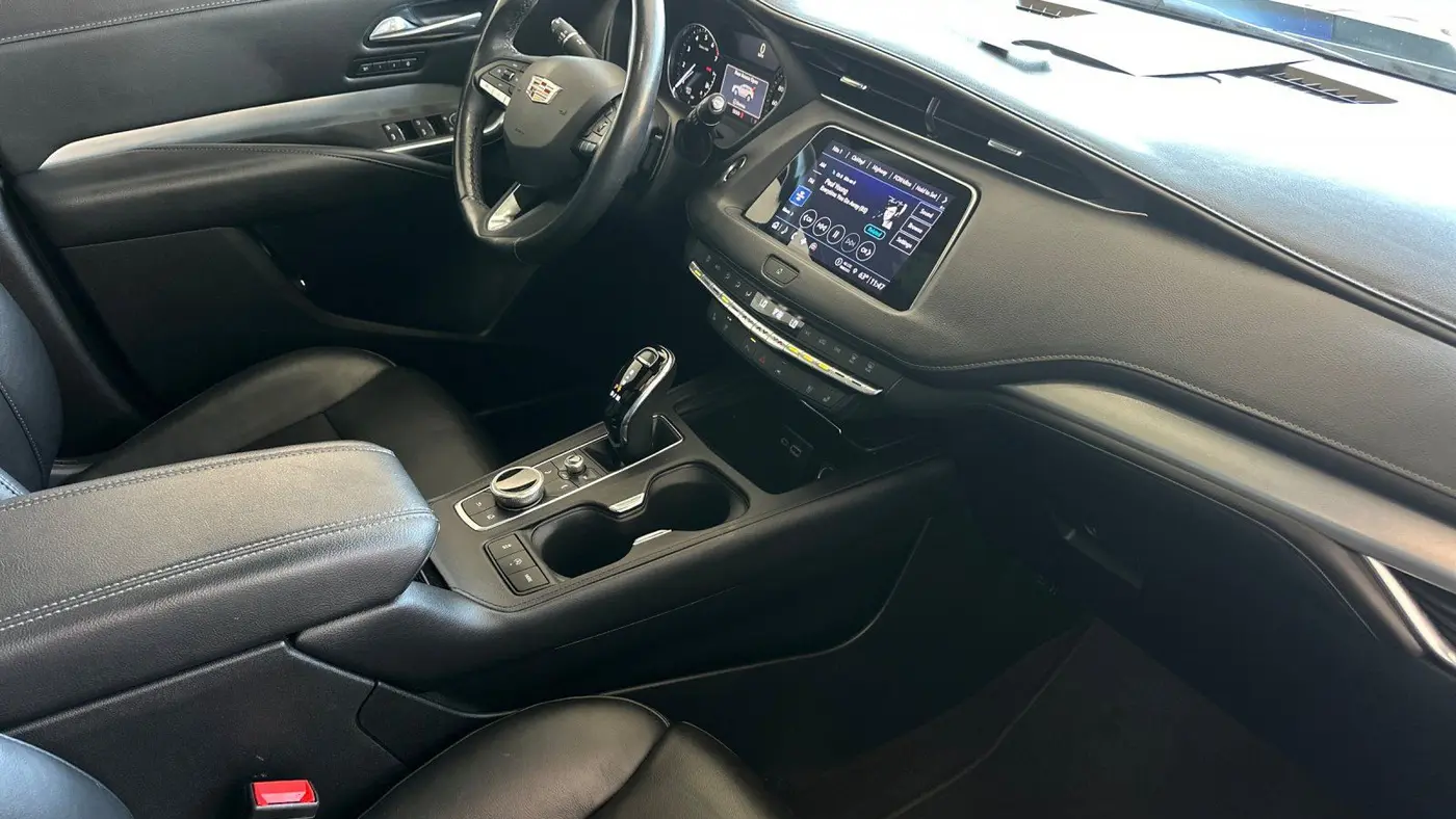 2023 Cadillac XT4 Premium Luxury
