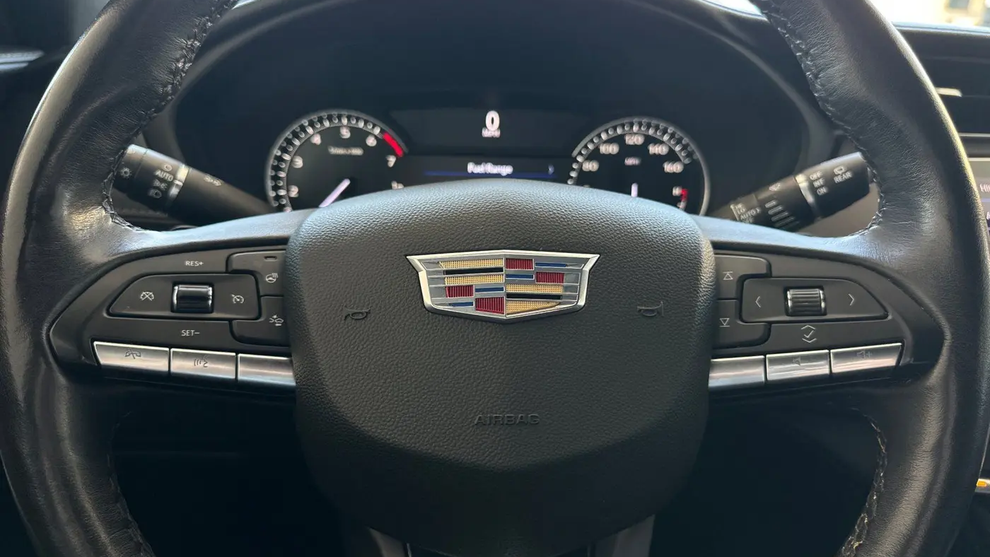 2023 Cadillac XT4 Premium Luxury