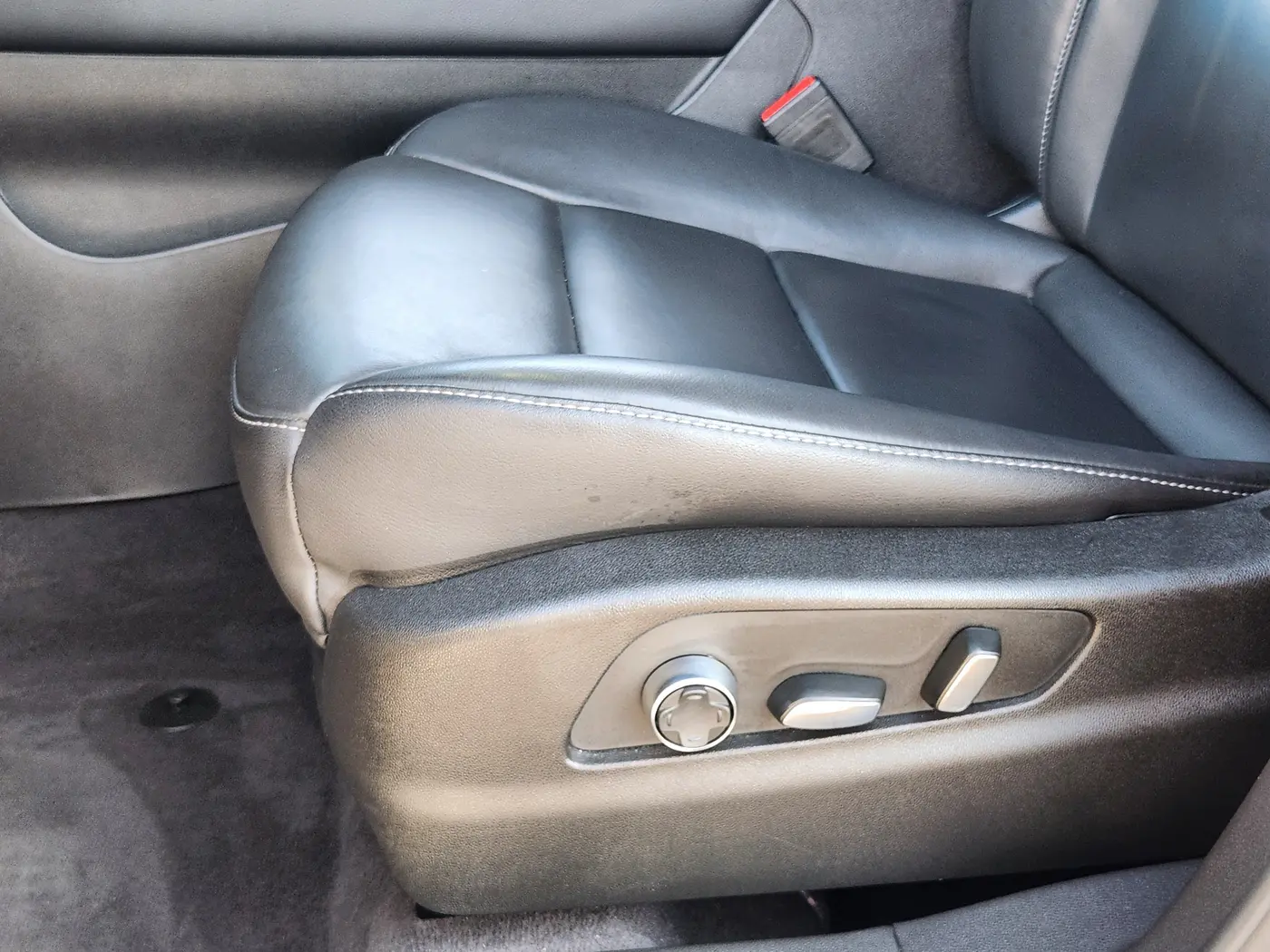 2025 Cadillac XT4 - $32,607